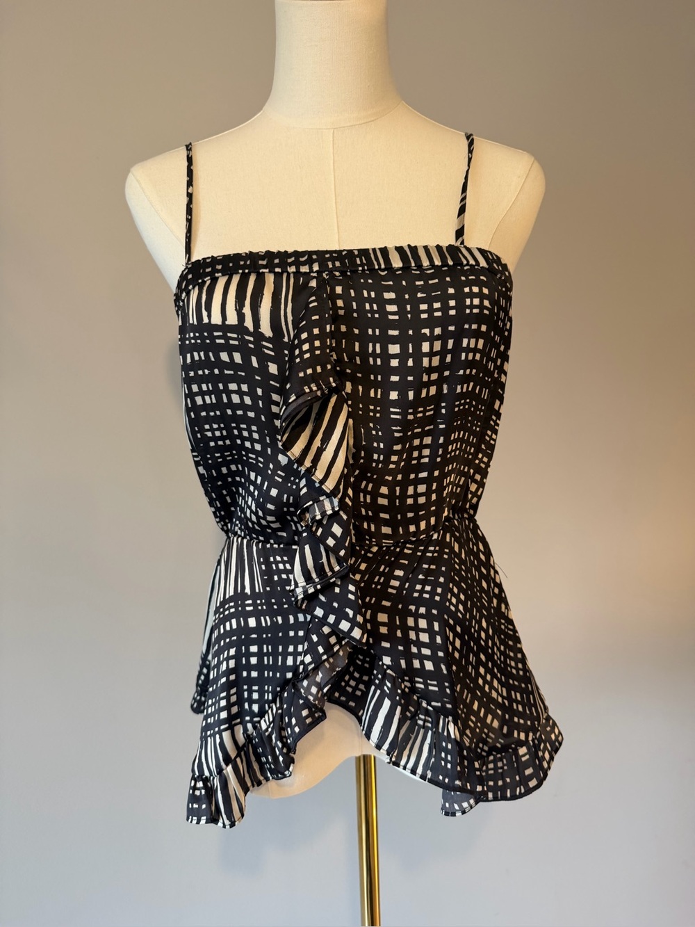 Lenon Black and Cream Cross Hatch Pattern Top